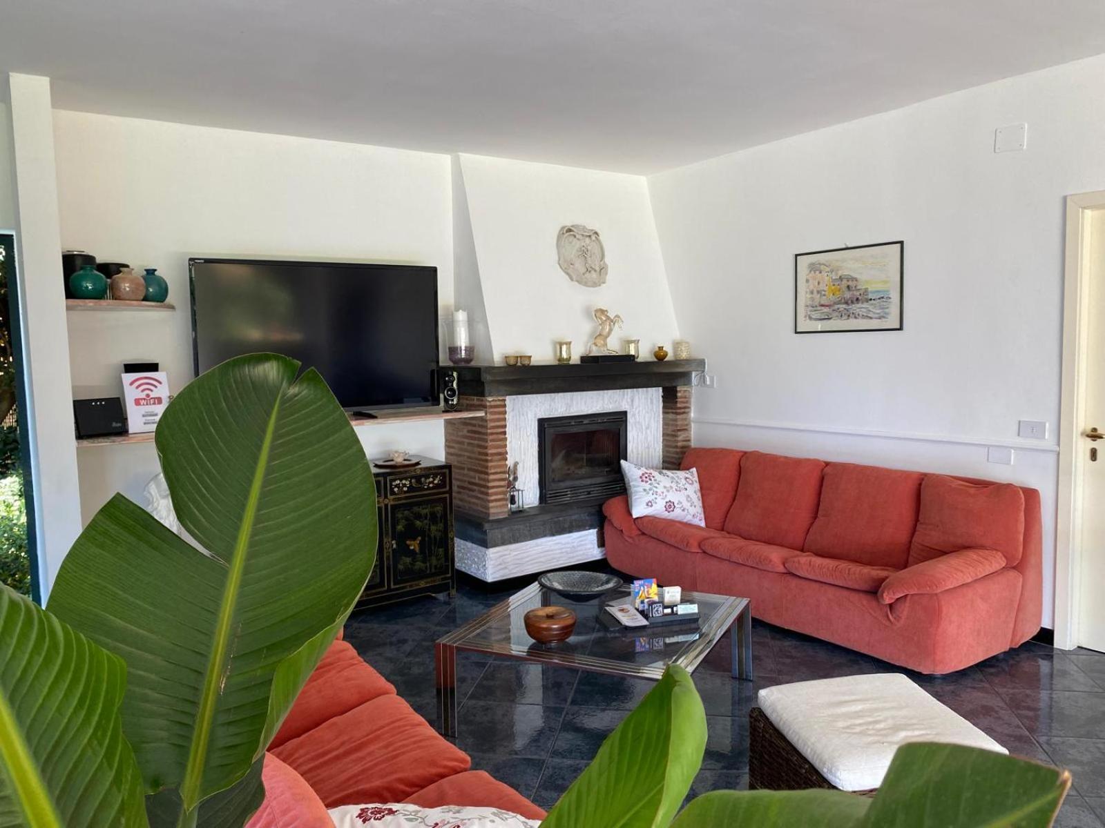 Versilia - Pietrasanta - Le Colmate Guesthouse Тонфано Экстерьер фото